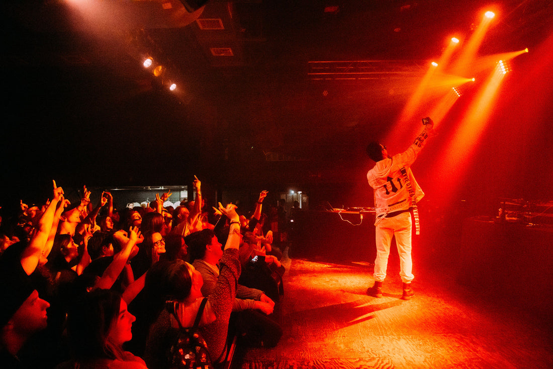 Dyve's Hit SINGLE - SeaTac Feat. Sam Lachow